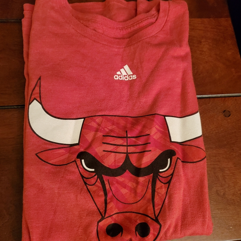 Adidas Chicago Bulls tshirt
